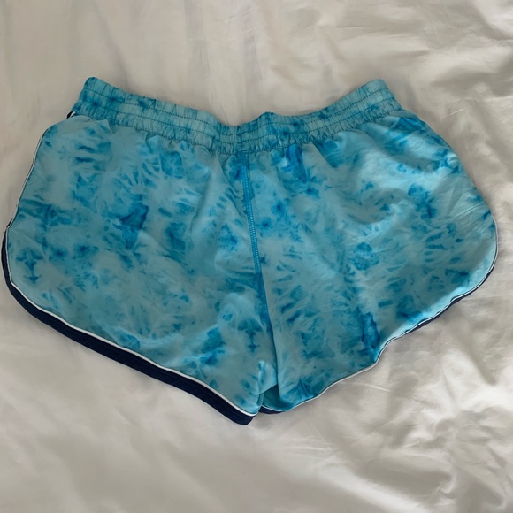 Under Armour Running Shorts - Picture 3 of 4